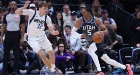 马尔卡宁33+7弗拉格26+10 爵士险胜独行侠