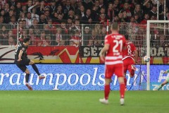 门兴0-3不敌柏林联合，夏季转会策略失误致德甲垫底