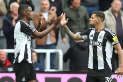 足坛冷门一夜！意甲冠军1-2爆冷，纽卡1-1热刺，马竞0-1输球